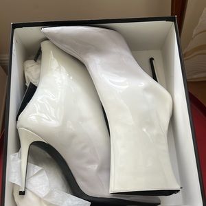 Brand new in box. Bag included.